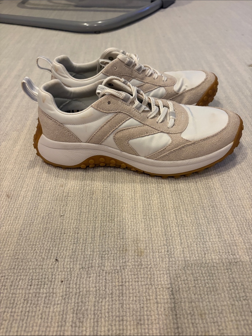 Keen Women's KS86 Beige White Athletic Sneakers with Gum Sole, Suede details.